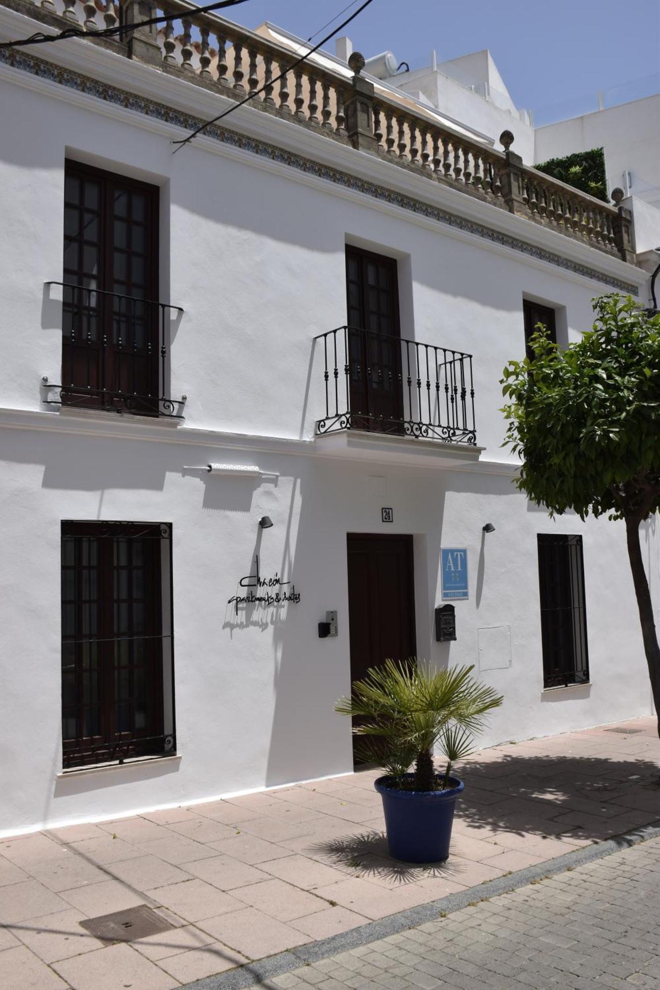 Chacon Apartments & Suites إِستيبونا المظهر الخارجي الصورة